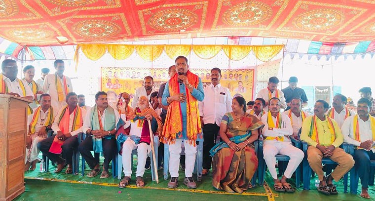 బీరప్ప స్వామి ఆలయం భూమి పూజ కార్యక్రమంలో ఎమ్మెల్యే బీర్ల అయిలయ్య 