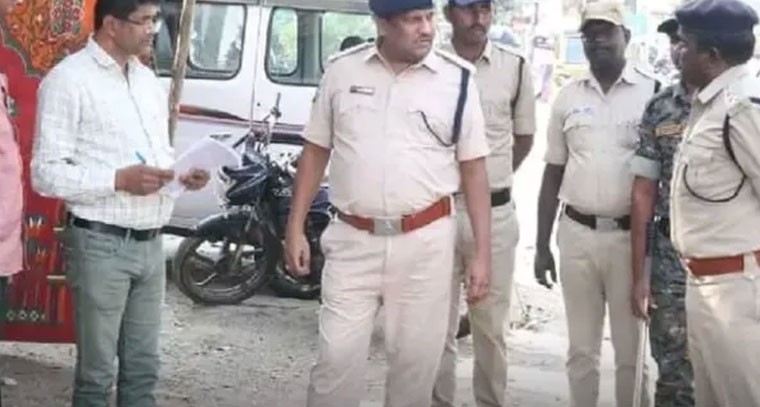 మంబోజిపల్లి చెక్ పోస్ట్ ను తనిఖీ చేసిన ఎస్పీ