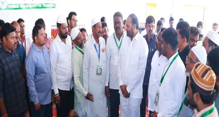 ముస్లిం సోదరుల రక్త దానం