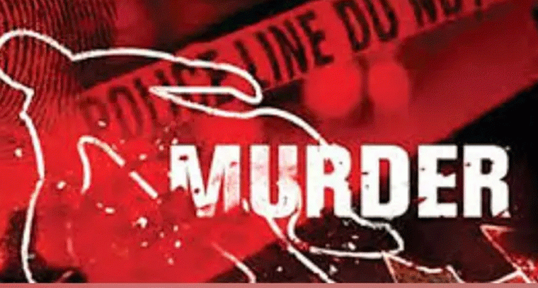 తల్లితో వివాహేతర సంబంధం.. ప్రియుడిని లేపేసిన కొడుకు