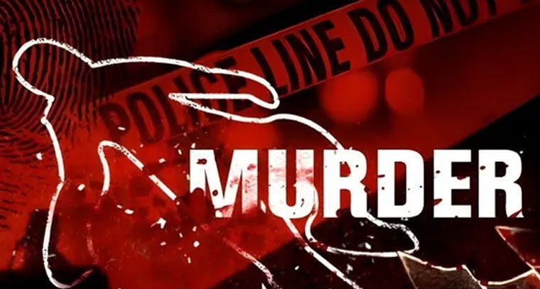 దారుణం.. పారతో భార్యను కొట్టి భర్త హత్య