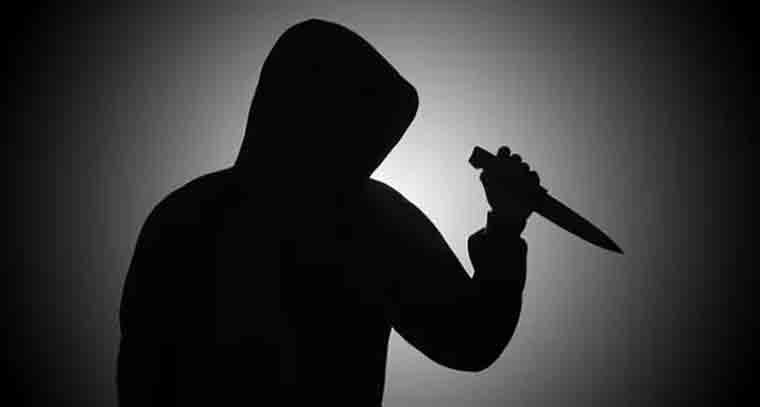 తల్లితో సహజీవనం చేస్తున్న వ్యక్తిని హతమార్చబోయిన కొడుకు, ప్రమాదవశాత్తు తల్లి మరణం 