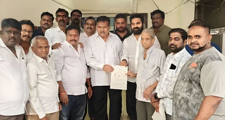 సీఎం రిలీఫ్ ఫండ్ చెక్కులు పంపిణీ చేసిన ముషీరాబాద్ ఎమ్మెల్యే