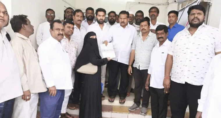 ముఠాగోపాల్ చేతుల మీదుగా 23 మందికి రూ. 7.50 లక్షల చెక్కుల పంపిణీ