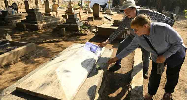 ముత్తాత సమాధిని వెతుక్కుంటూ హైదరాబాద్ వచ్చిన ఇంగ్లండ్ వ్యక్తి 