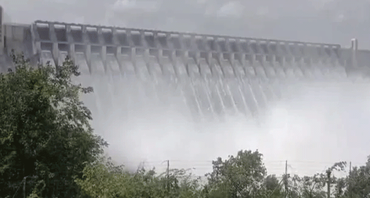 నాగార్జునసాగర్ కి కొనసాగుతున్న వరద