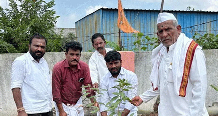 నాగలిగిద్దలో 250 మొక్కలు నాటి, బీజేపీ సీఎం కుర్చీపై ధీమా
