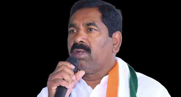 కేటీఆర్ డైవర్ట్ పాలిటిక్స్ చేస్తున్నాడు 
