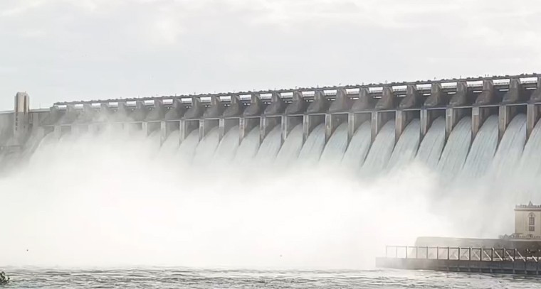 నాగార్జున సాగర్ ప్రాజెక్టుకు భారీ వరద ప్రవాహం