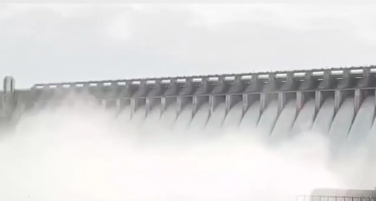 నాగార్జున సాగర్ 26 క్రస్ట్ గేట్లు ఎత్తివేత