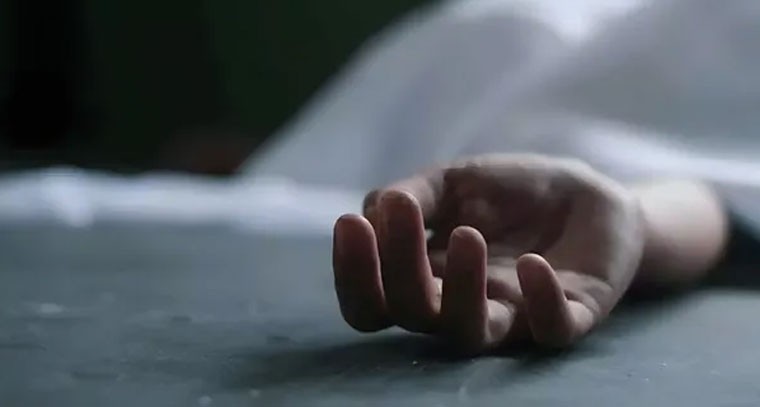 పొలంలో పని చేస్తు రైతు మృతి