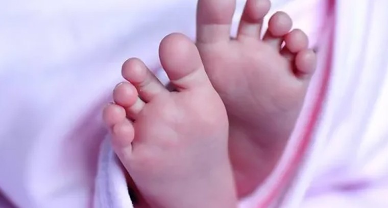 వైద్యుల నిర్లక్ష్యం.. చికిత్స పొందుతూ చిన్నారి మృతి