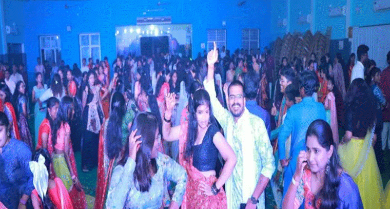 నంది సేన కమిటీ ఆధ్వర్యంలో దాండియా మహోత్సవం