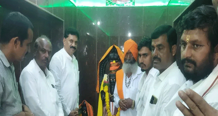 జ్వాలమూకీ అమ్మవారికి నాగేష్ శెట్కార్ ప్రత్యేక పూజలు, కోలాట నృత్యాలు