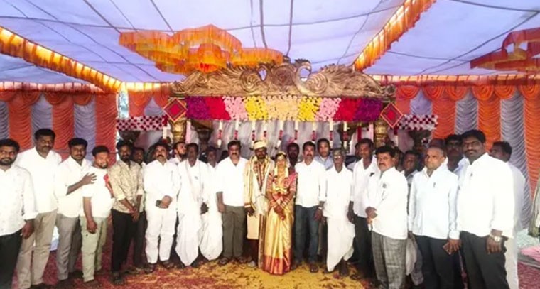 బిఆర్ఎస్ నాయకుడి వివాహానికి మాజీ ఎమ్మెల్యే క్రాంతికిరణ్ హాజరు