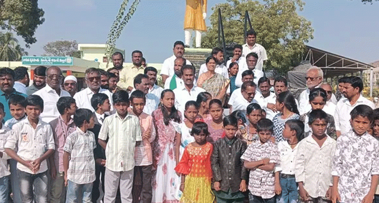 నెహ్రూ జయంతి సందర్బంగా మక్తల్‌లో కాంగ్రెస్ నివాళి