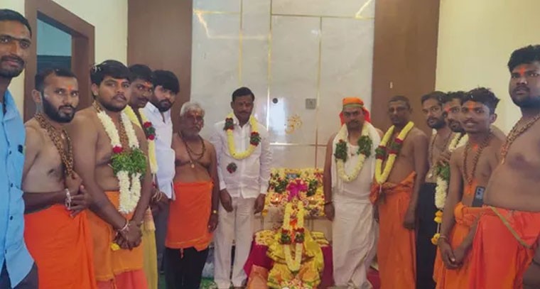 ఆంజనేయ స్వామి పూజలో పాల్గొన్న కేతావత్ భిల్యా నాయక్