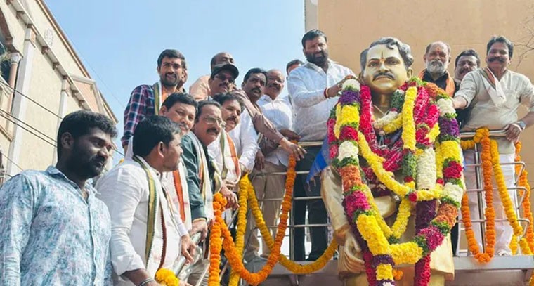 వంగవీటి మోహన్ రంగా వర్ధంతిలో పాల్గొన్న మాజీ ఎమ్మెల్యే