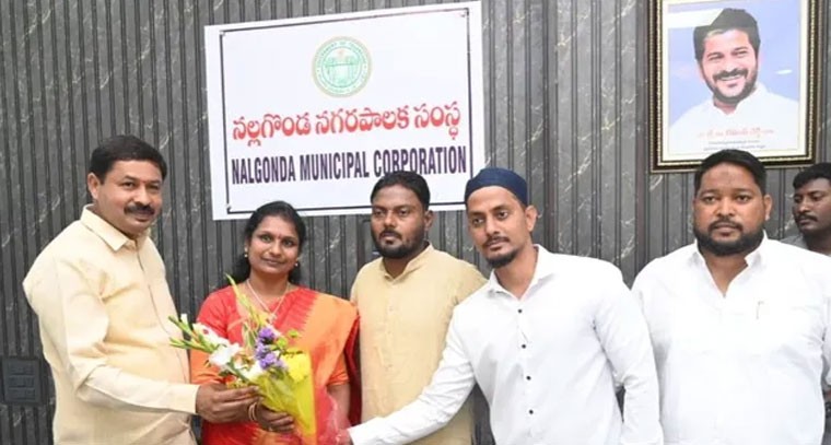 నల్గొండ మేయర్, డిప్యూటీ మేయర్‌లకు ఎంఐఎం కార్పొరేటర్ల శుభాకాంక్షలు