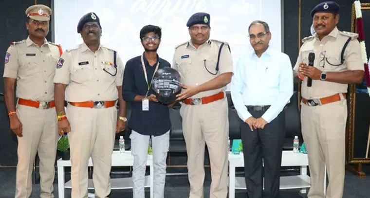 అరైవ్ ఆలైవ్ రోడ్డు భద్రత అవగాహన కార్యక్రమం