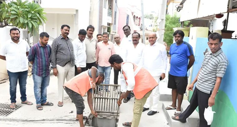 నాలాలను శుభ్రంగా ఉంచండి: కార్పొరేటర్