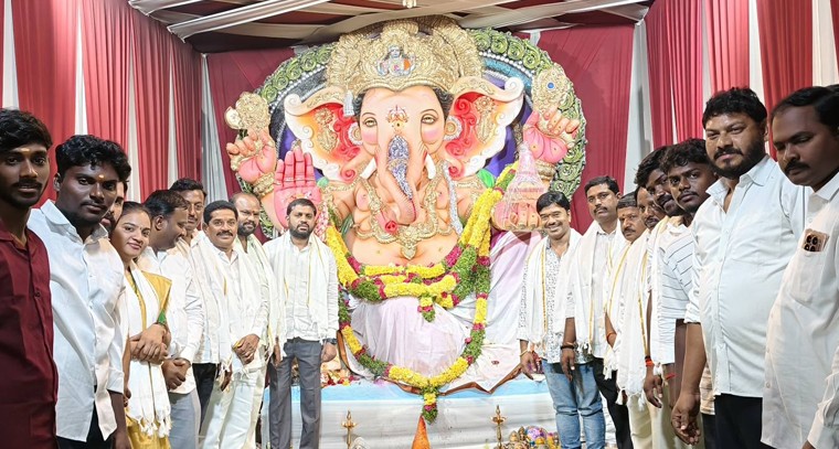 గణపతి నవరాత్రుల్లో పాల్గొన్న మాజీ డిప్యూటీ మేయర్ 