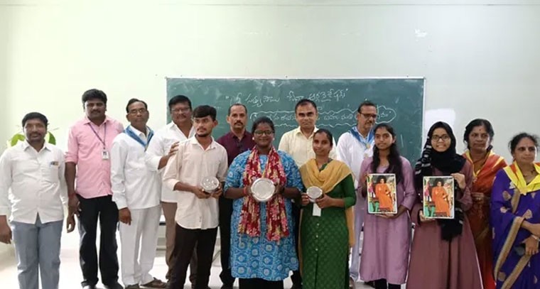 ఉన్నత విద్యా అవకాశాలను అందిపుచ్చుకోవాలి