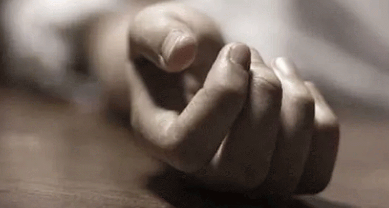 గొడవ పడుతోందని అత్తను కర్రతో కొట్టి చంపిన కోడలు