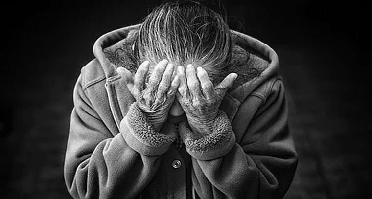 తెలంగాణలో ఘోరమైన ఘటన..90 ఏళ్ల ముసలవ్వపై ఓ యువకుడు రేప్.. 