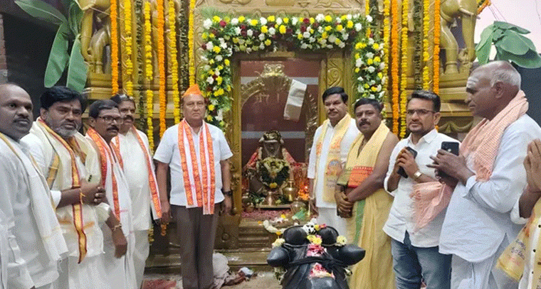 నారాయణఖేడ్ లో అంగరంగ వైభవంగా విశ్వేశ్వర స్వామి దేవాలయ ప్రతిష్టాపన