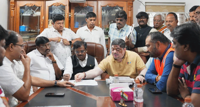  జూబ్లీహిల్స్ నియోజకవర్గంలో షేక్ పేట్ డివిజన్ ఓయూ కాలనీ లో  మంత్రులు పర్యటన 