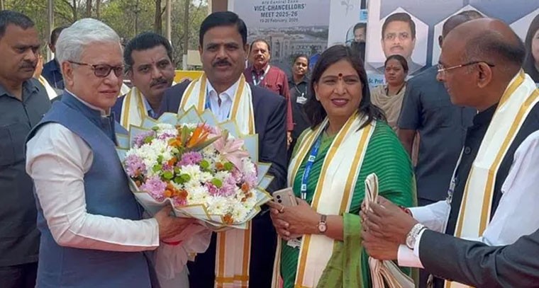 ఉస్మానియా యూనివర్సిటీ కి చేరుకున్న గవర్నర్ జిష్ణుదేవ్