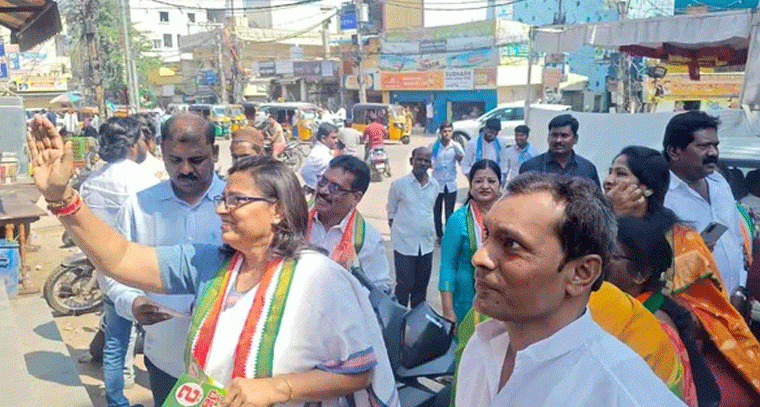 జూబ్లీహిల్స్ ఉప ఎన్నిక ప్రచారంలో ఎమ్మెల్యే పద్మావతి