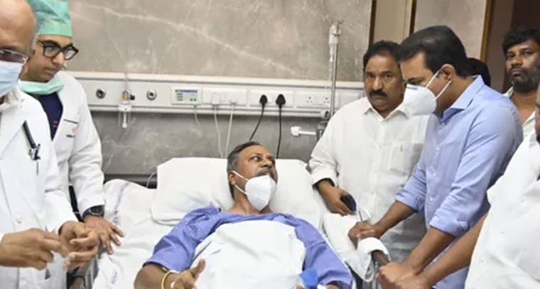 పల్లా రాజేశ్వర్ రెడ్డిని పరామర్శించిన కేటీఆర్