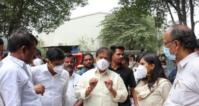 ప్రతి కుటుంబాన్ని ఆదుకుంటాం: మంత్రి దామోదర