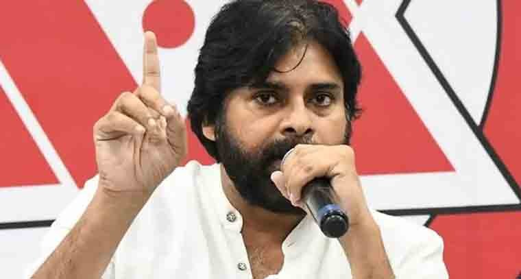 తెలంగాణాలో వరద బాధితులకి సహాయ చర్యలు చేపట్టాలని పవన్ జనసైనికులకి పిలుపు 