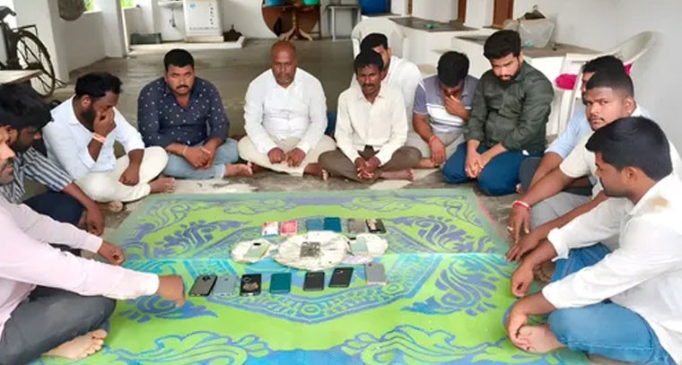 పేకాట స్థావరంపై పోలీసుల దాడి