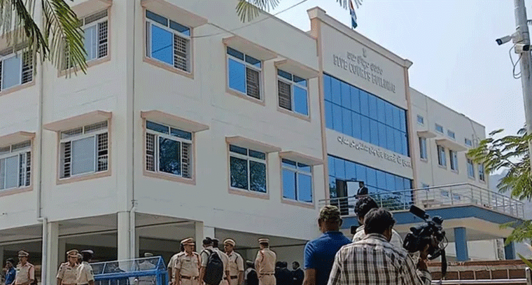 పోక్సో కోర్టు సంచలన తీర్పు