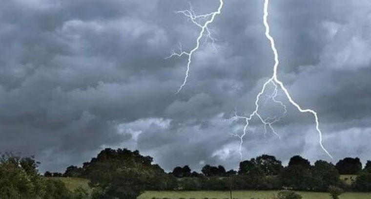 పిడుగులతో కూడిన తేలికపాటి నుంచి మోస్తారు వర్షాలు..