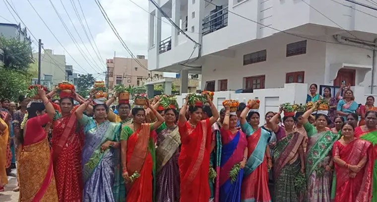 ఘనంగా పోచమ్మ బోనాలు