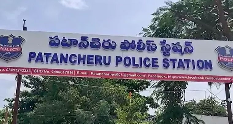 ప్రియురాలి ముందే ప్రియుడు ఆత్మహత్య