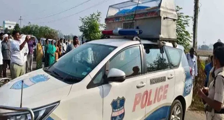పోలీస్ వాహనానికి యువకుడి మృతదేహం కట్టి నిరసన