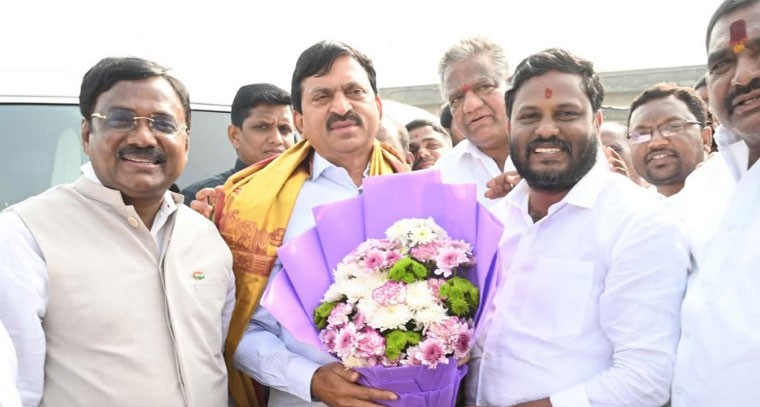 పటాన్ చెరు రిజిస్ట్రేషన్ ఆఫీస్ శంకుస్థాపన కు హాజరైన మంత్రులు 