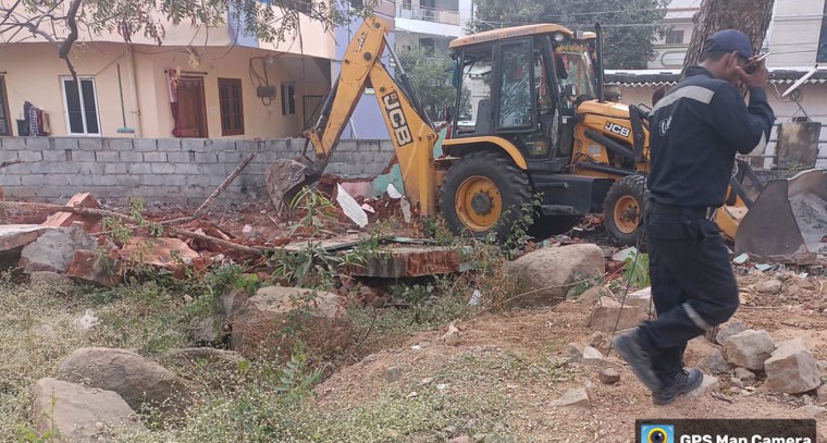 1000 గ‌జాల పార్కును కాపాడిన హైడ్రా