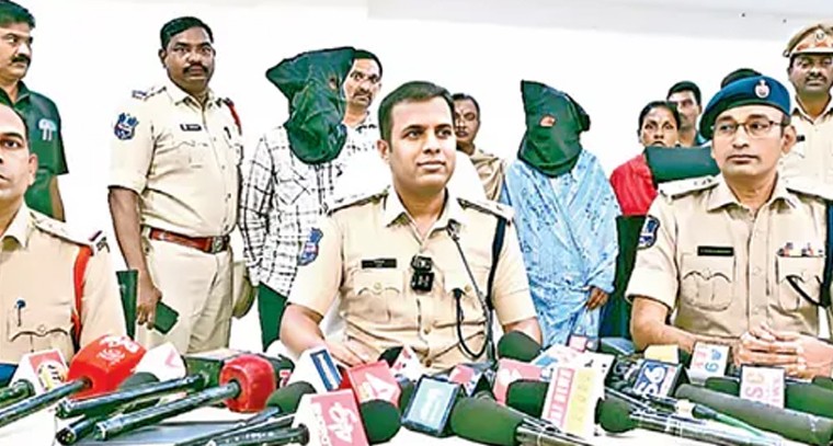 ప్రియుడి మోజులో భర్తతోపాటు కూతురు హత్య