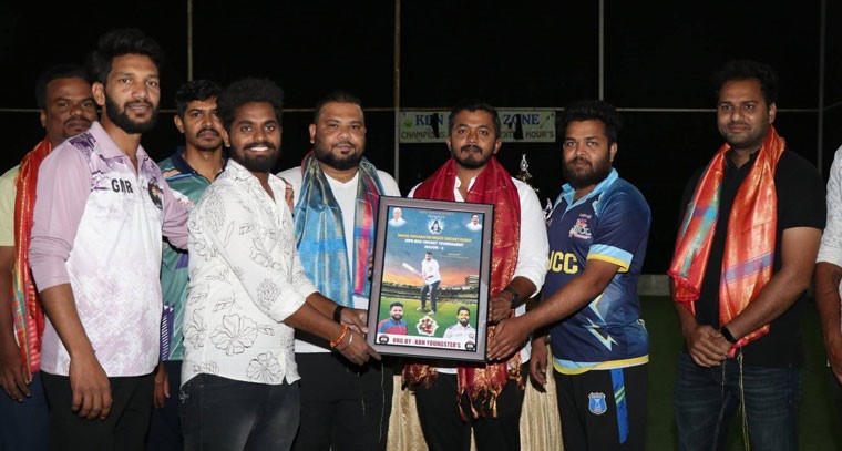 నైట్ క్రికెట్ టోర్నమెంట్ ముగింపు వేడుకలో పాల్గొన్న మాద్రి పృథ్వీరాజ్