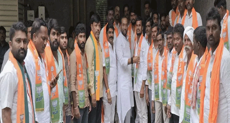 మెదక్ ఎంపీ సమక్షంలో బీజేపీ పార్టీలో చేరికలు