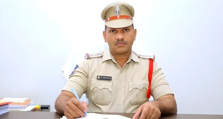 విధులకు ఆటంకం.. ముగ్గురిపై కేసు