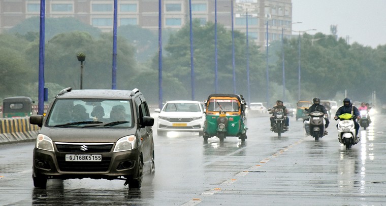 కొత్త అల్పపీడనం ముప్పు.. తెలంగాణకు మళ్లీ భారీ వర్ష సూచన!

