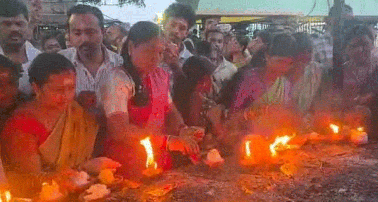 రాజన్న సన్నిధిలో కార్తీక సందడి